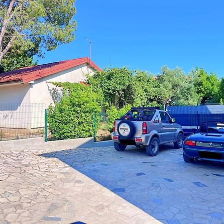 Adria Holiday Home Pinezici  Ngoại thất bức ảnh